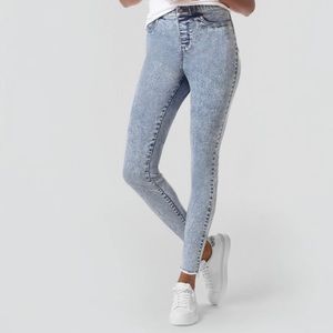 Hue Studio Denim Acid Wash Jeggings